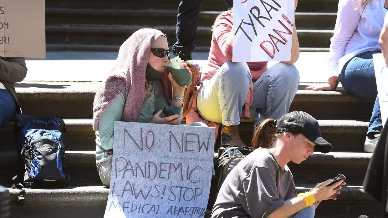 “Stop Medical Apartheid!” — Police Passive As Huge Crowd
Protests Australia’s Draconian Pandemic Powers Bill 2