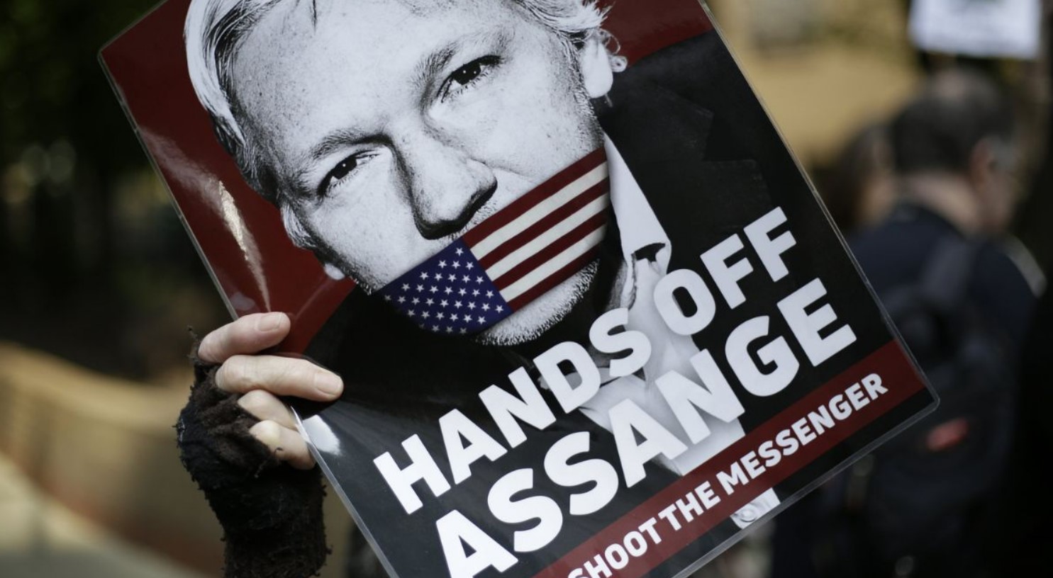  Thousands of People to Form Human Chain Around U.K. Parliament to Demand Freedom for Assange  Hands-off-assange
