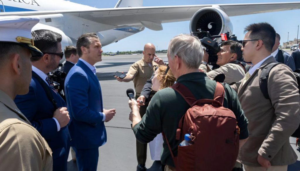 Defense-Secretary-Pete-Hegseth-texted