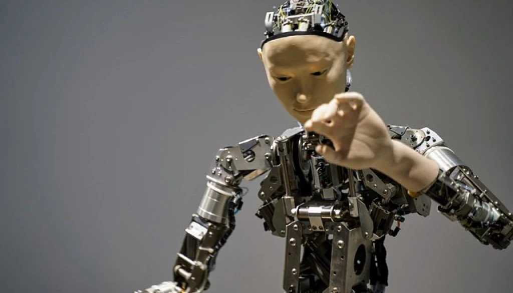 robot-4757878_640