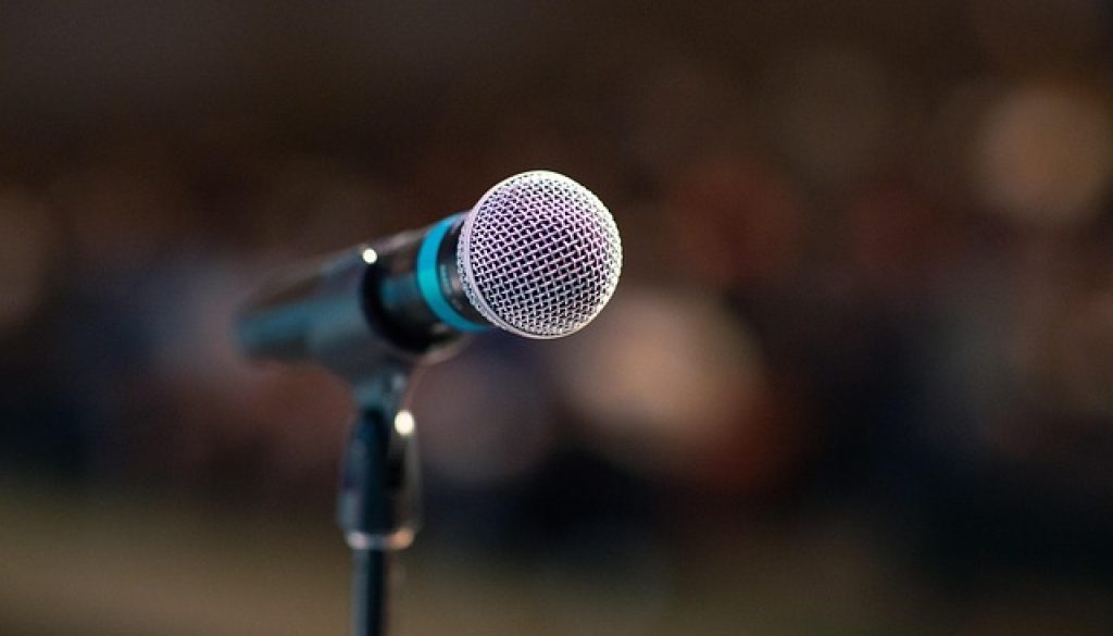 public-speaking-3926344_640