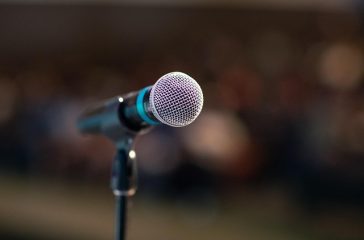 public-speaking-3926344_640