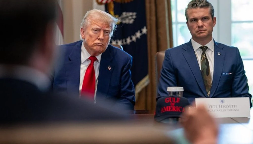 President-Trump-With-Pete-Hegseth-White-House-Public-Domain-Photo-768x512