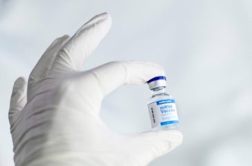 vaccine-6165772_1280