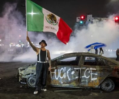 LARiots1