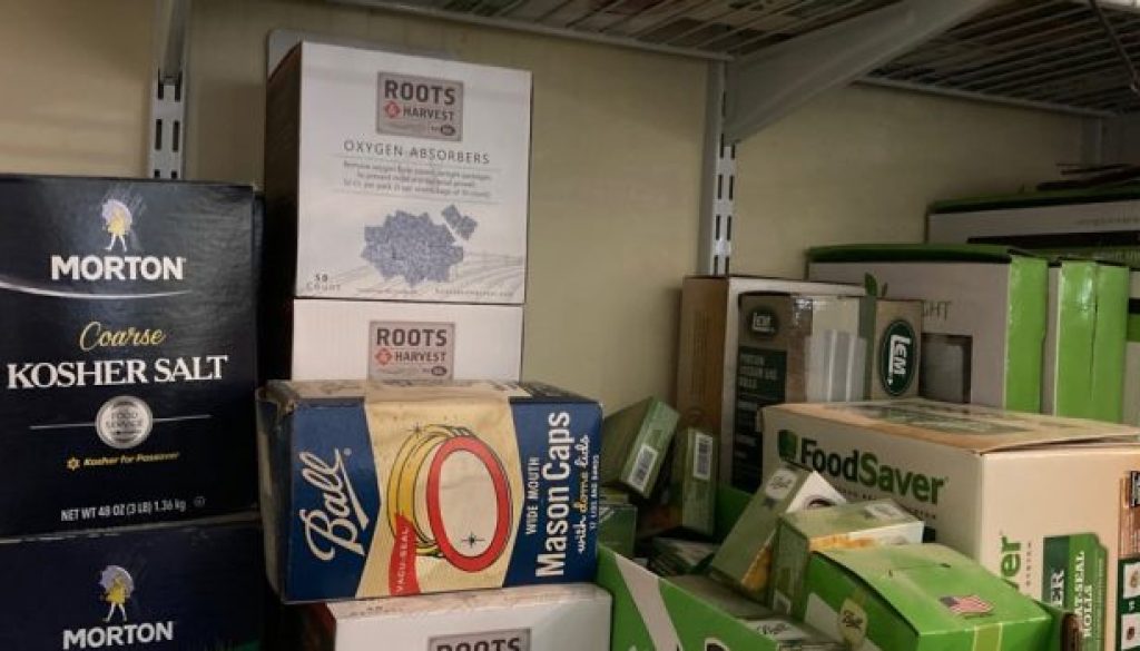 Shelves-open-cabinets-Wire-shelf-2-711x350