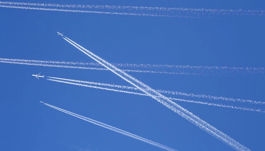 Airplanes-Jets-Sky-Chemtrails-Criss-Crossing