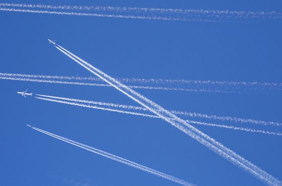 Airplanes-Jets-Sky-Chemtrails-Criss-Crossing