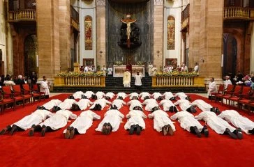 dos-alumni-se-ordenan-como-presbiteros-del-opus-dei-grid