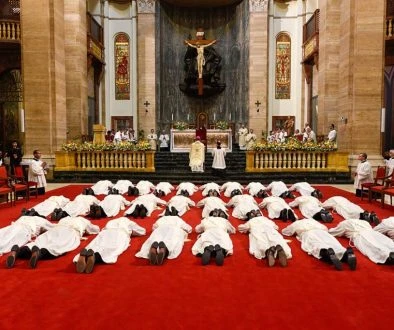 dos-alumni-se-ordenan-como-presbiteros-del-opus-dei-grid