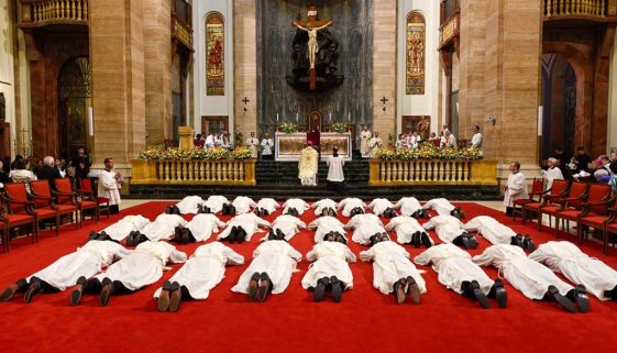 dos-alumni-se-ordenan-como-presbiteros-del-opus-dei-grid