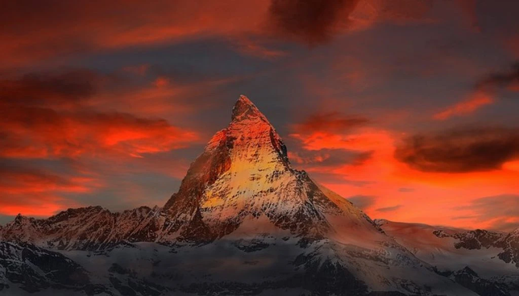 mountains-862870_640