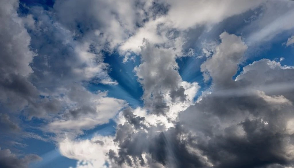 sky-3395811_640