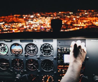 airplane-2566205_640