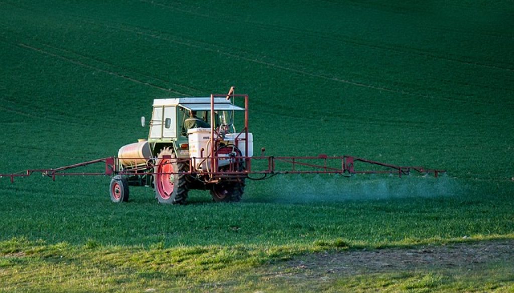pesticide-4089881_640