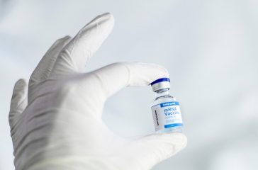 vaccine-6165772_640