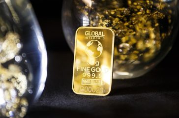 gold-is-money-2512421_640