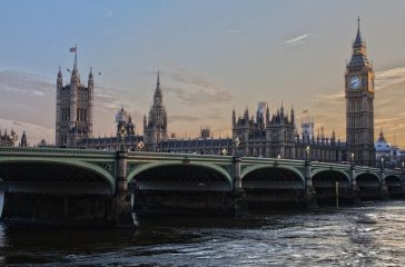 palace-530055_640