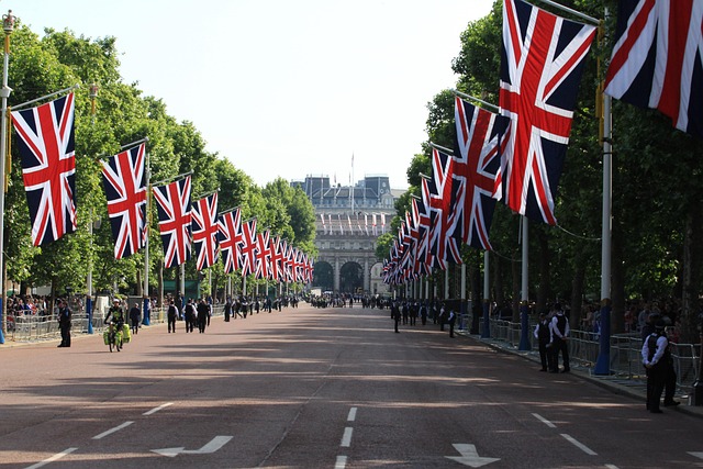 the-queens-platinum-jubilee-7238705_640 the-queens-platinum-jubilee-7238705_640