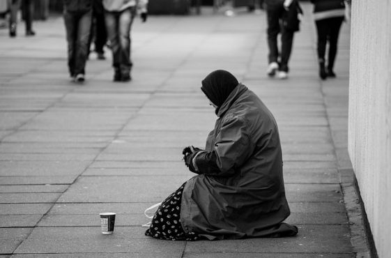 homeless-7118410_640