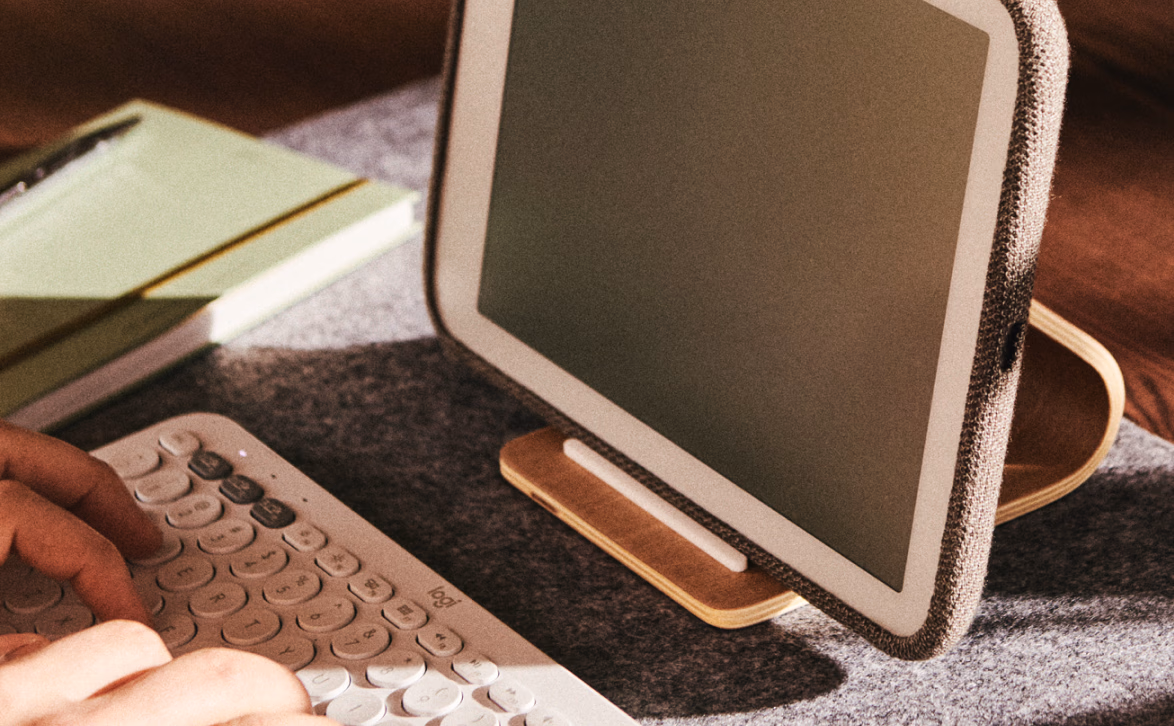 Protecting Yourself from Blue Light with Daylight Computers