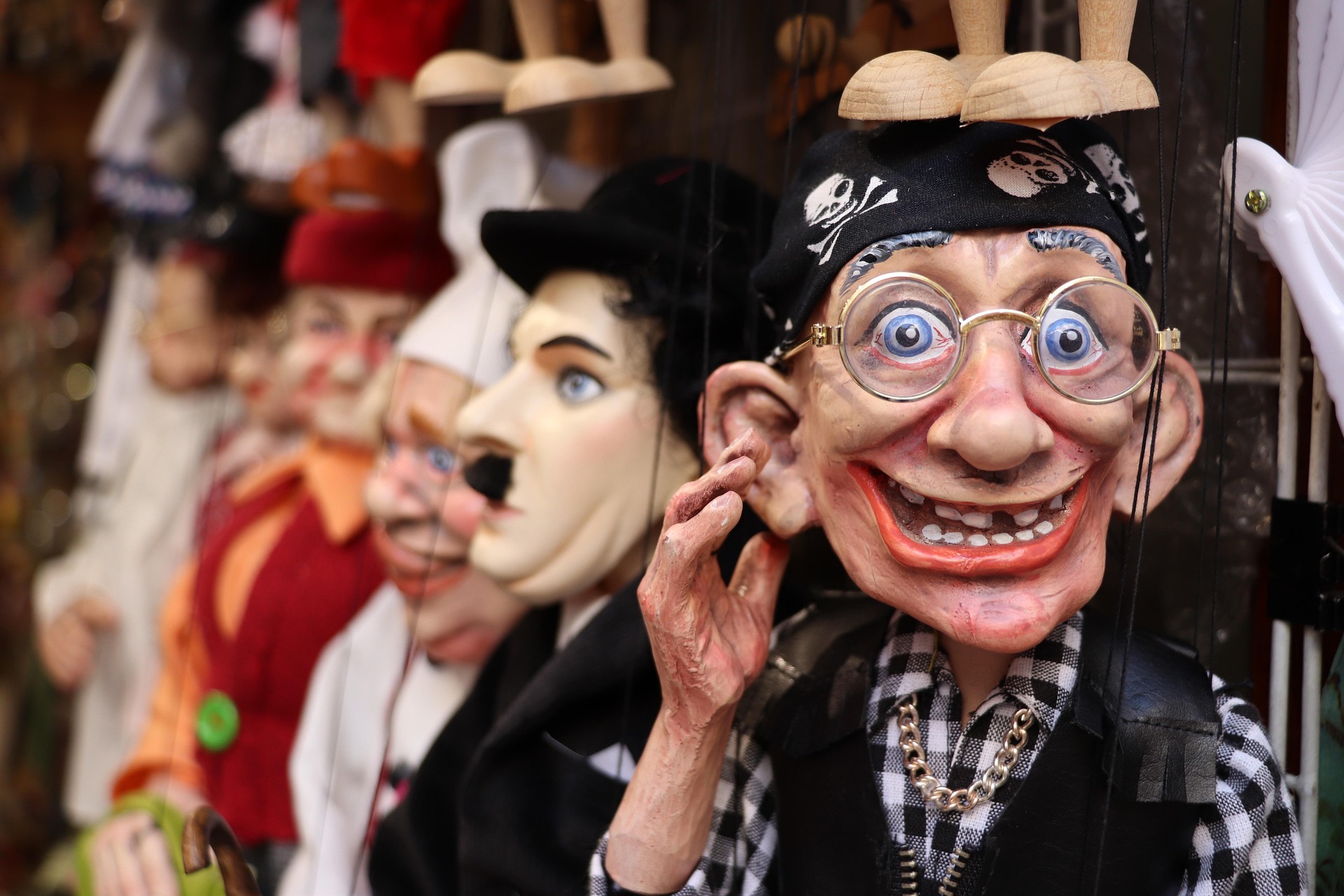 hand-puppet-4364865_1920