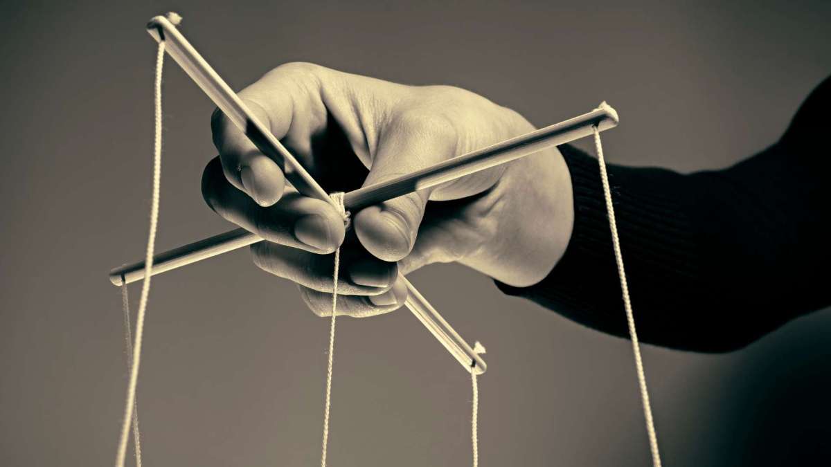 Article-Hero-Image-1920-x-1080-In-the-News_-From-Trump-to-Putin_-Why-are-People-Attracted-to-Tyrants Article-Hero-Image-1920-x-1080-In-the-News_-From-Trump-to-Putin_-Why-are-People-Attracted-to-Tyrants