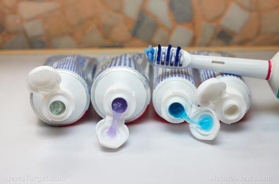 Toothpaste-Bathroom-Beauty-Blue-Bristle-Brown-Brush