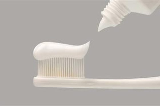 heavy-metals-everyday-toothpaste-threaten-health